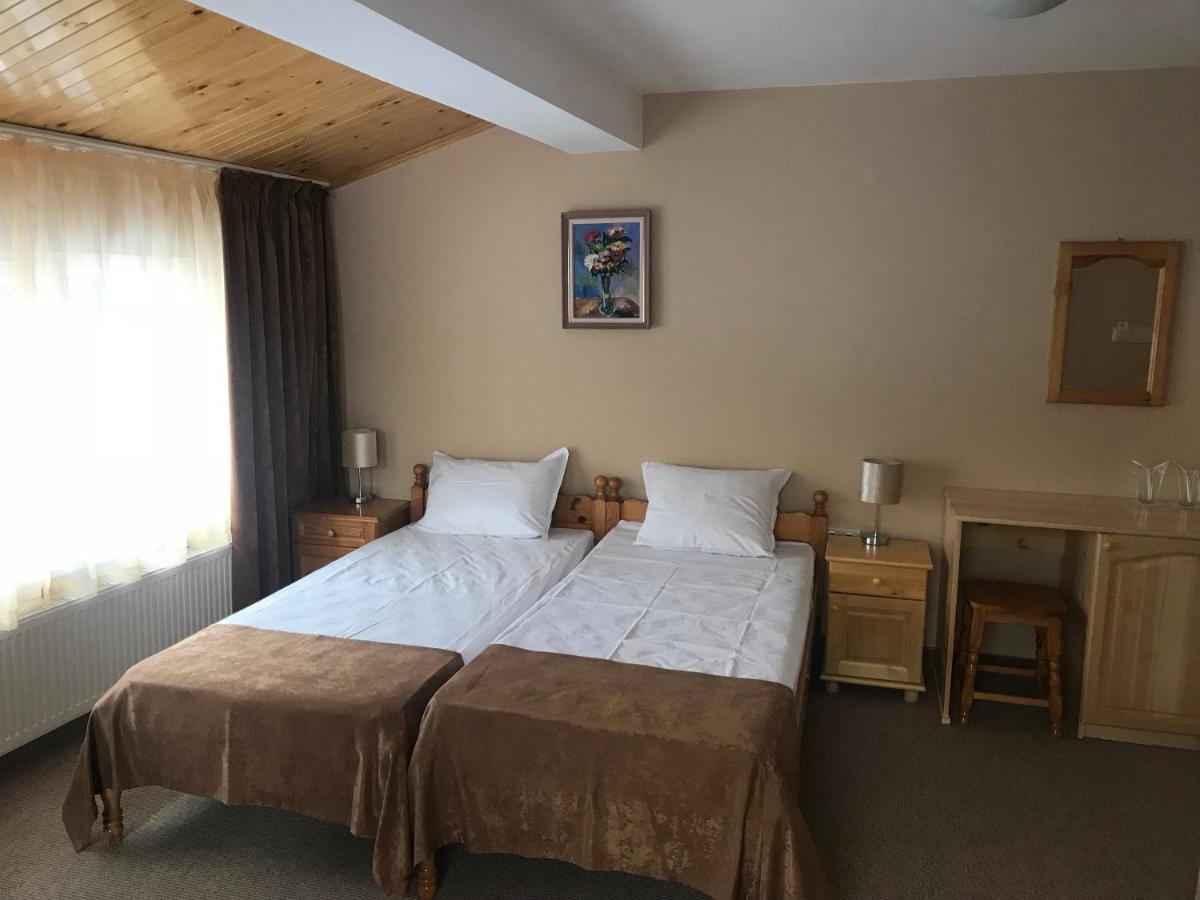 Комплекс Лебанов Hotel Yundola Bagian luar foto