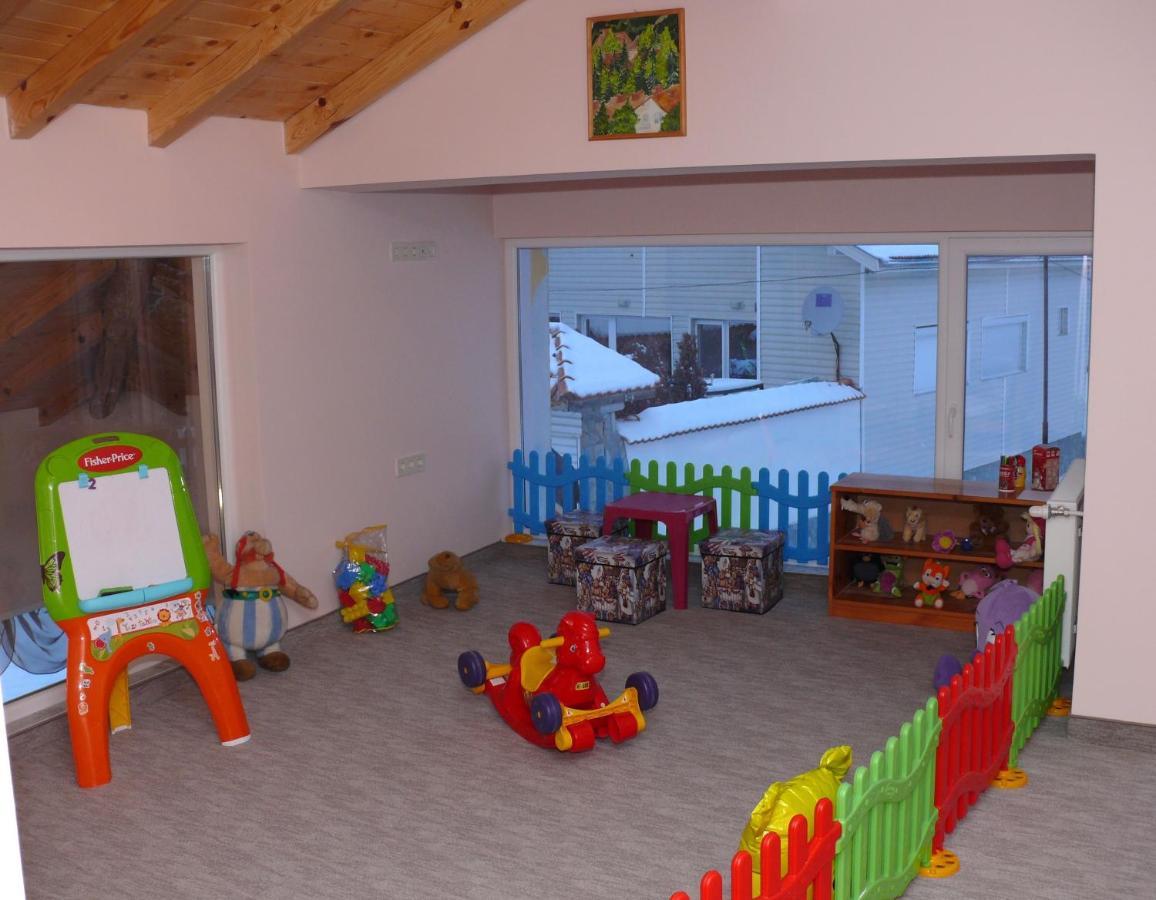 Комплекс Лебанов Hotel Yundola Bagian luar foto