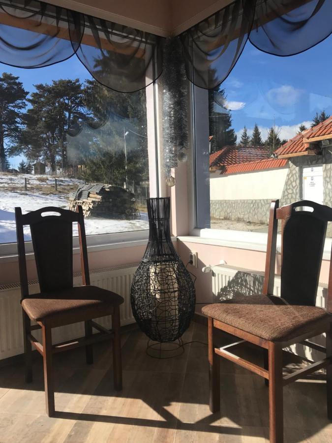 Комплекс Лебанов Hotel Yundola Bagian luar foto