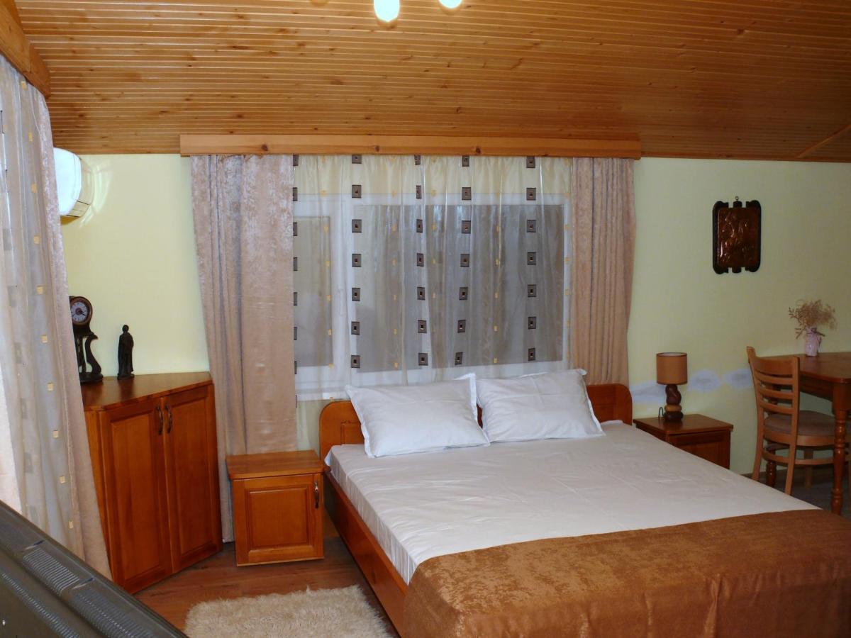 Комплекс Лебанов Hotel Yundola Bagian luar foto