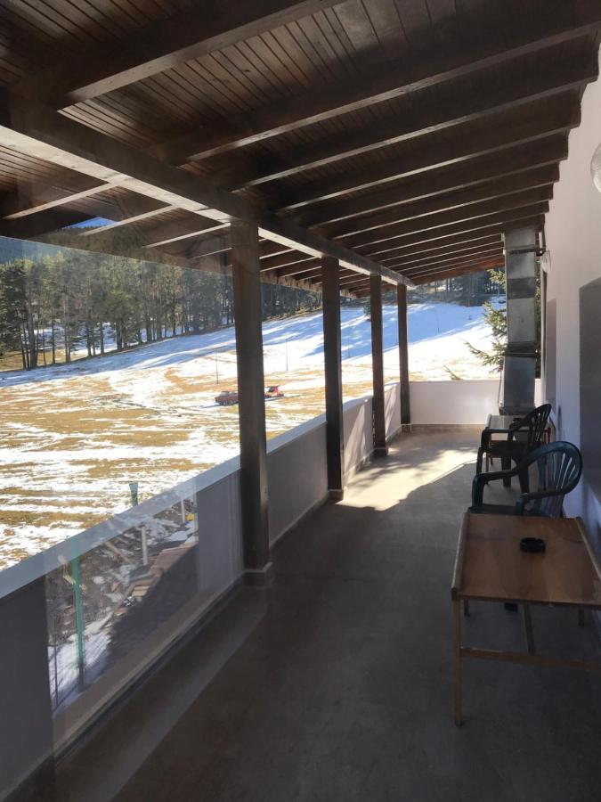 Комплекс Лебанов Hotel Yundola Bagian luar foto