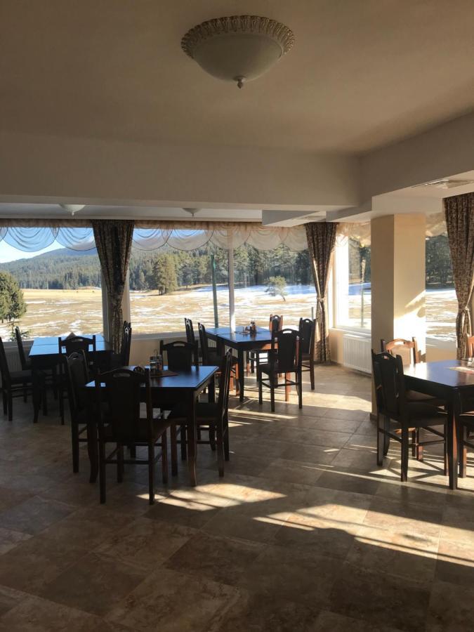 Комплекс Лебанов Hotel Yundola Bagian luar foto