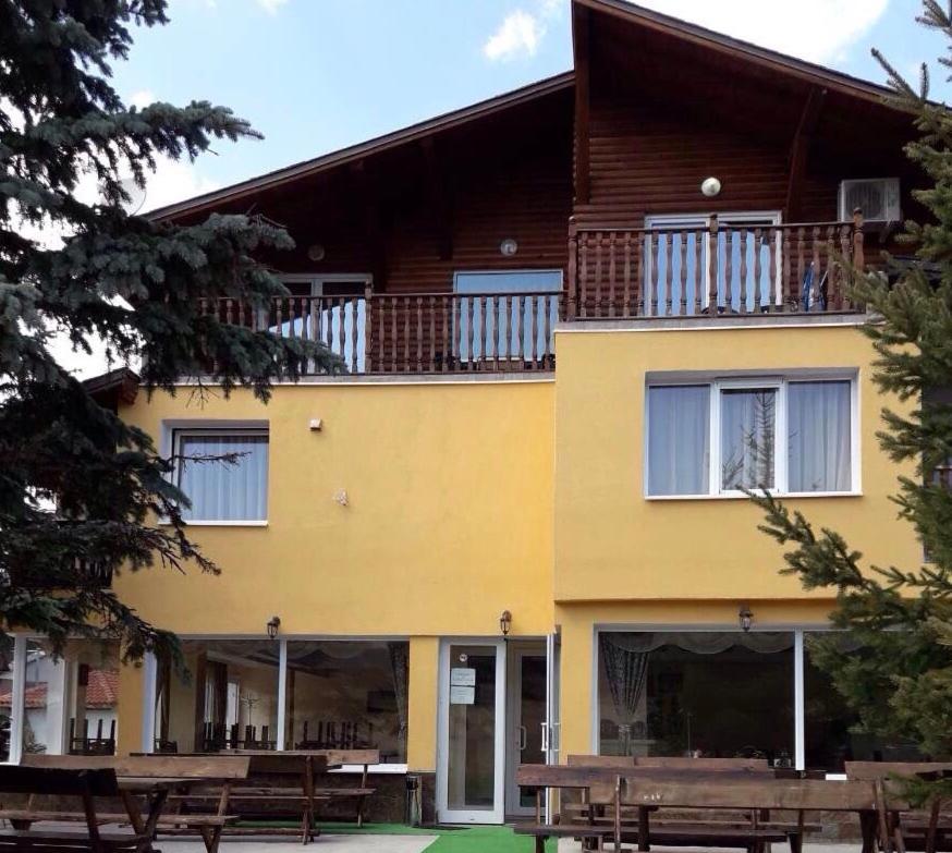 Комплекс Лебанов Hotel Yundola Bagian luar foto