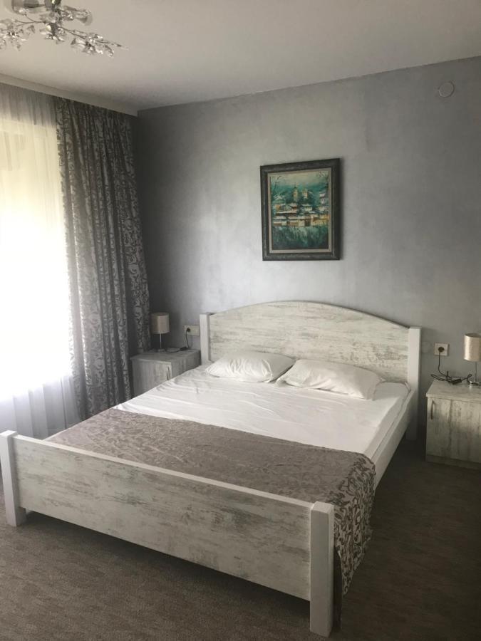 Комплекс Лебанов Hotel Yundola Bagian luar foto
