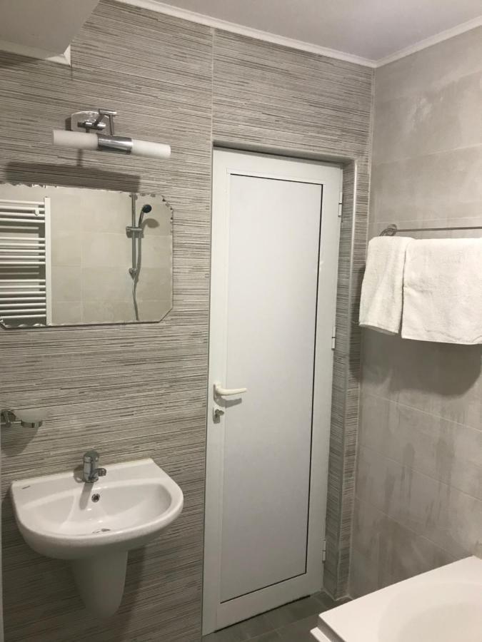 Комплекс Лебанов Hotel Yundola Bagian luar foto