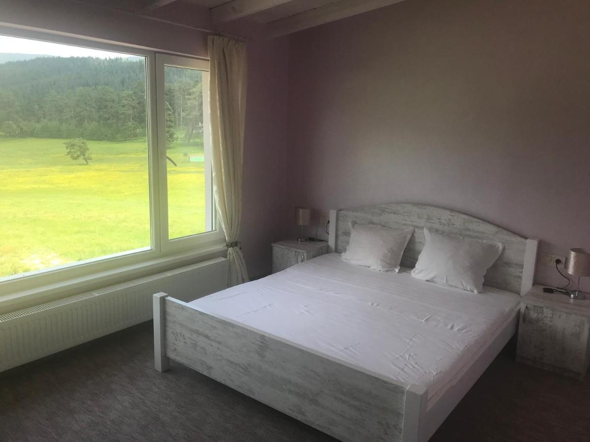 Комплекс Лебанов Hotel Yundola Bagian luar foto